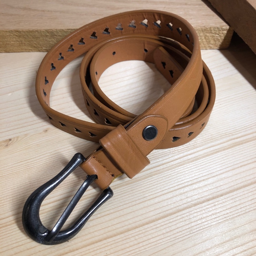 ModCloth heart detail belt